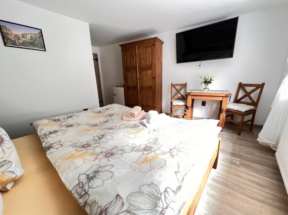 Pension Pod Skalou Хренско Экстерьер фото