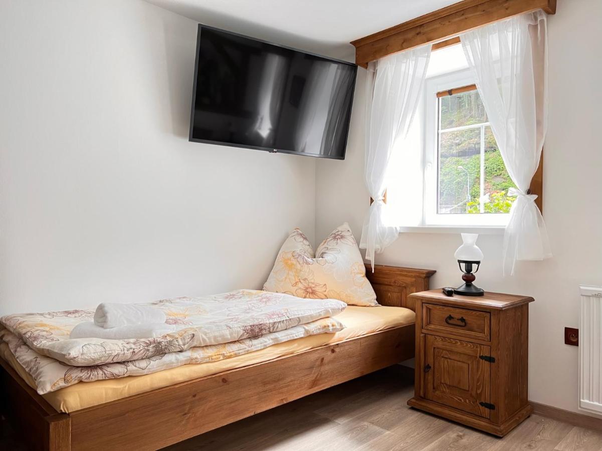 Pension Pod Skalou Хренско Экстерьер фото